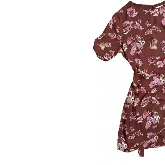 ASTR THE LABEL Burgundy Dress Size Large Tie Wrap Mini Short Sleeve Medium - Picture 3 of 6